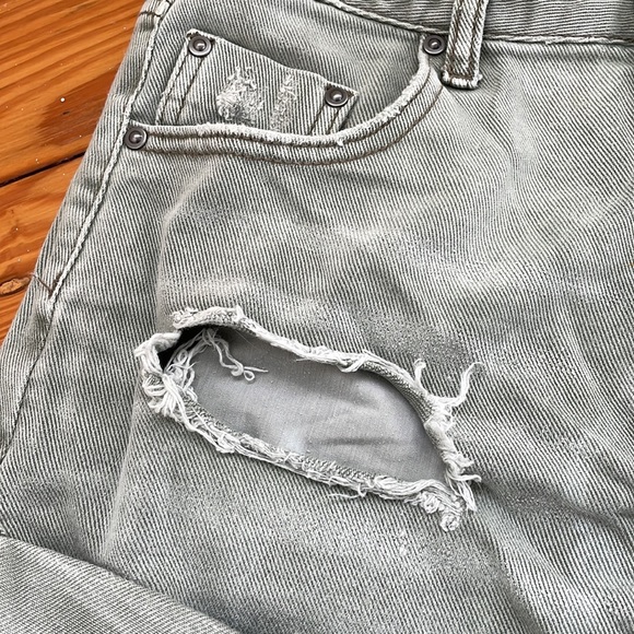 One teaspoon high waist shorts, size 26 - Picture 2 of 5